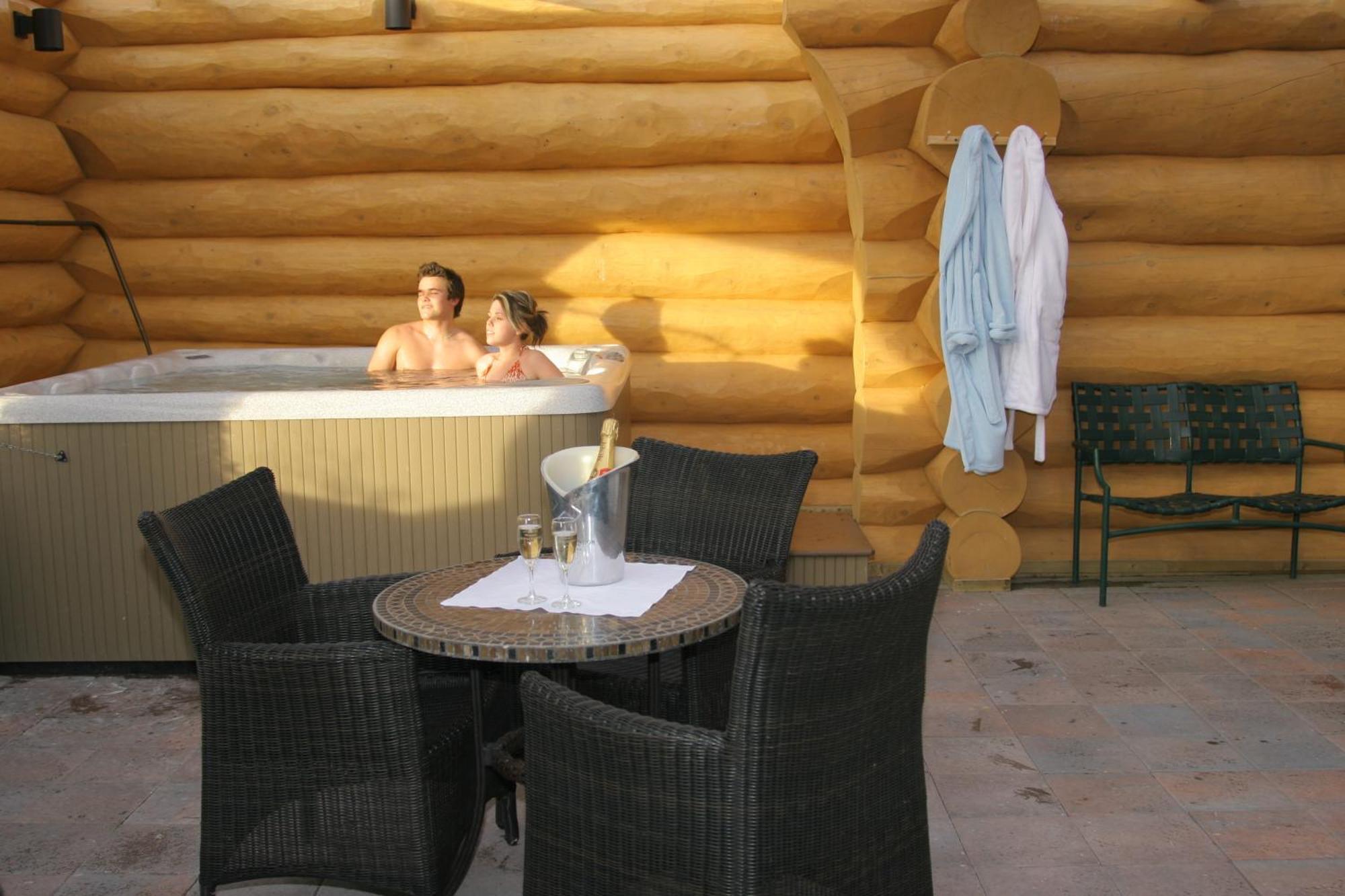 Amosphere Complexe Luaran gambar