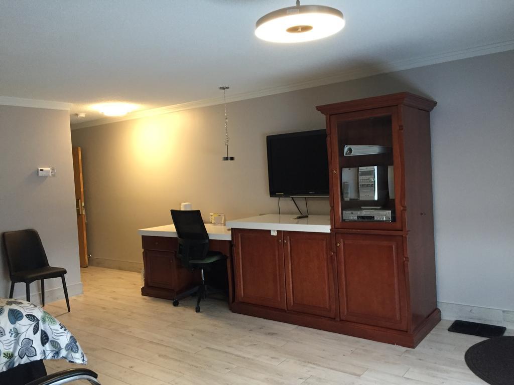 Amosphere Complexe Luaran gambar